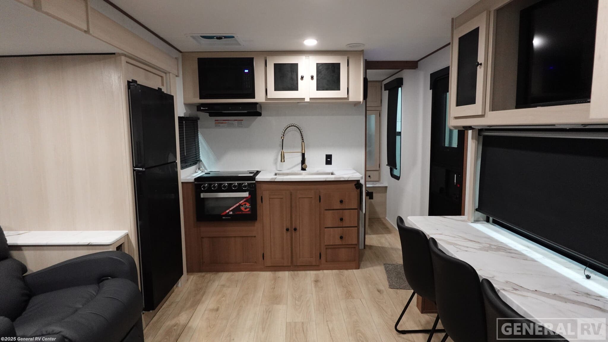 New 2026 Coachmen Apex 242BARV available in Wixom, Michigan