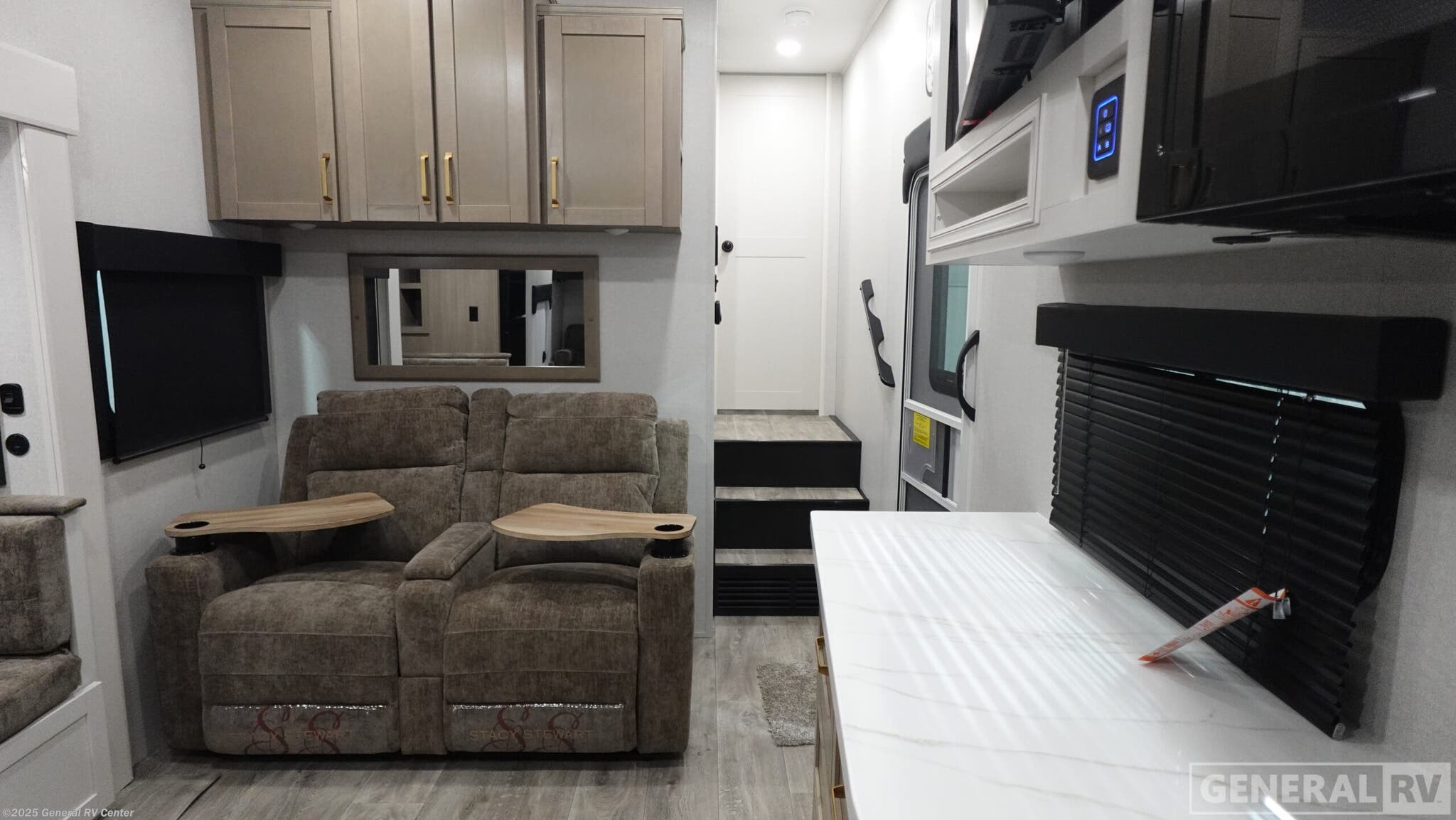 New 2026 Jayco Eagle HT 31QCD available in Wixom, Michigan