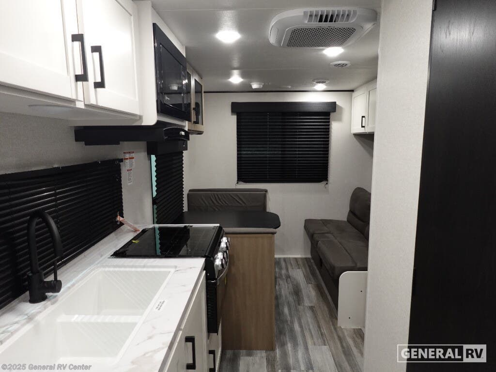 Call now about this 2026 Jayco Flight 210QB! 2026 Jayco Flight 210QB - New Travel Trailer For Sale by General RV Center in Wixom, Michigan