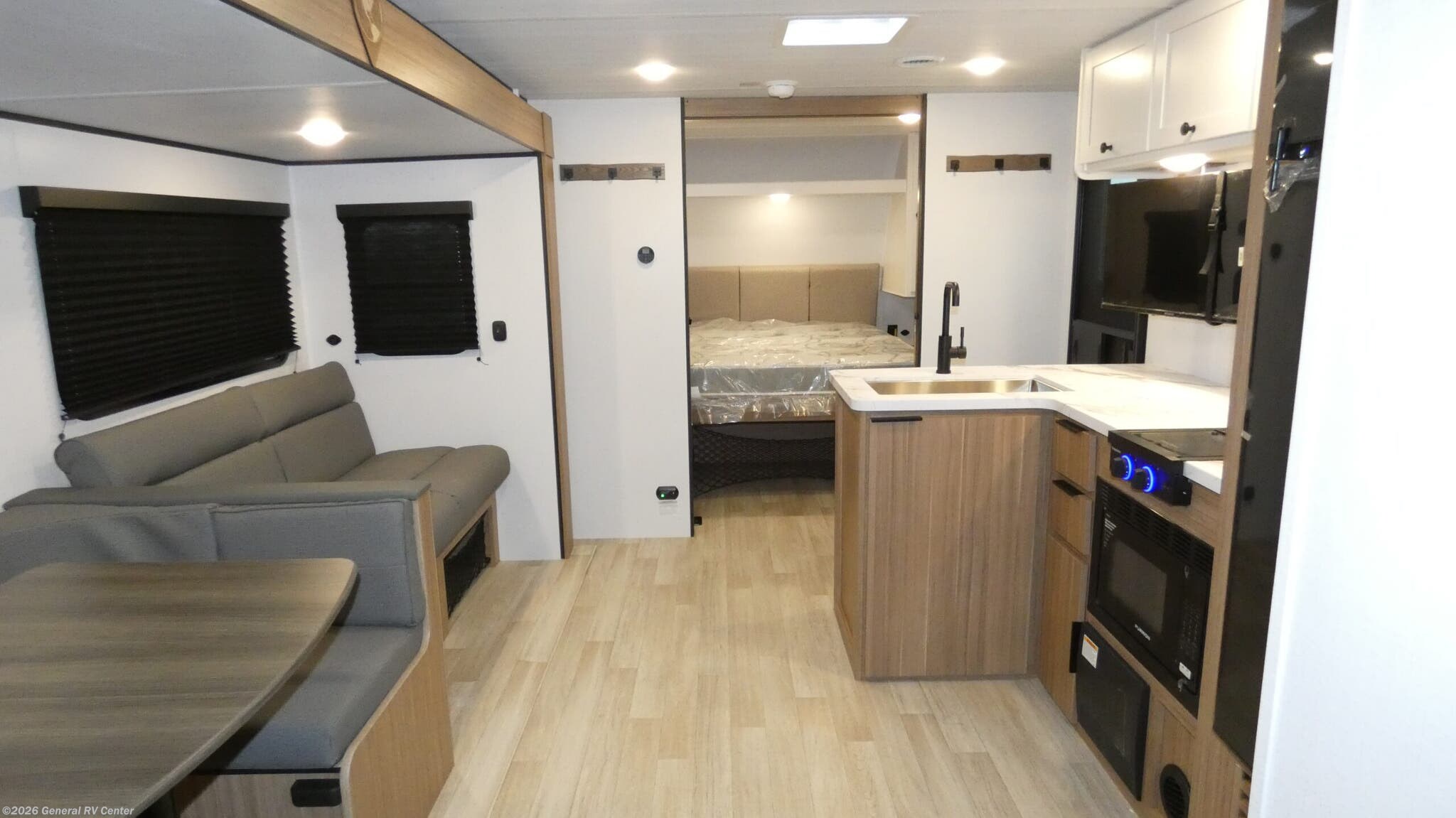 New 2026 Keystone Passport Classic 284QBC available in Wixom, Michigan