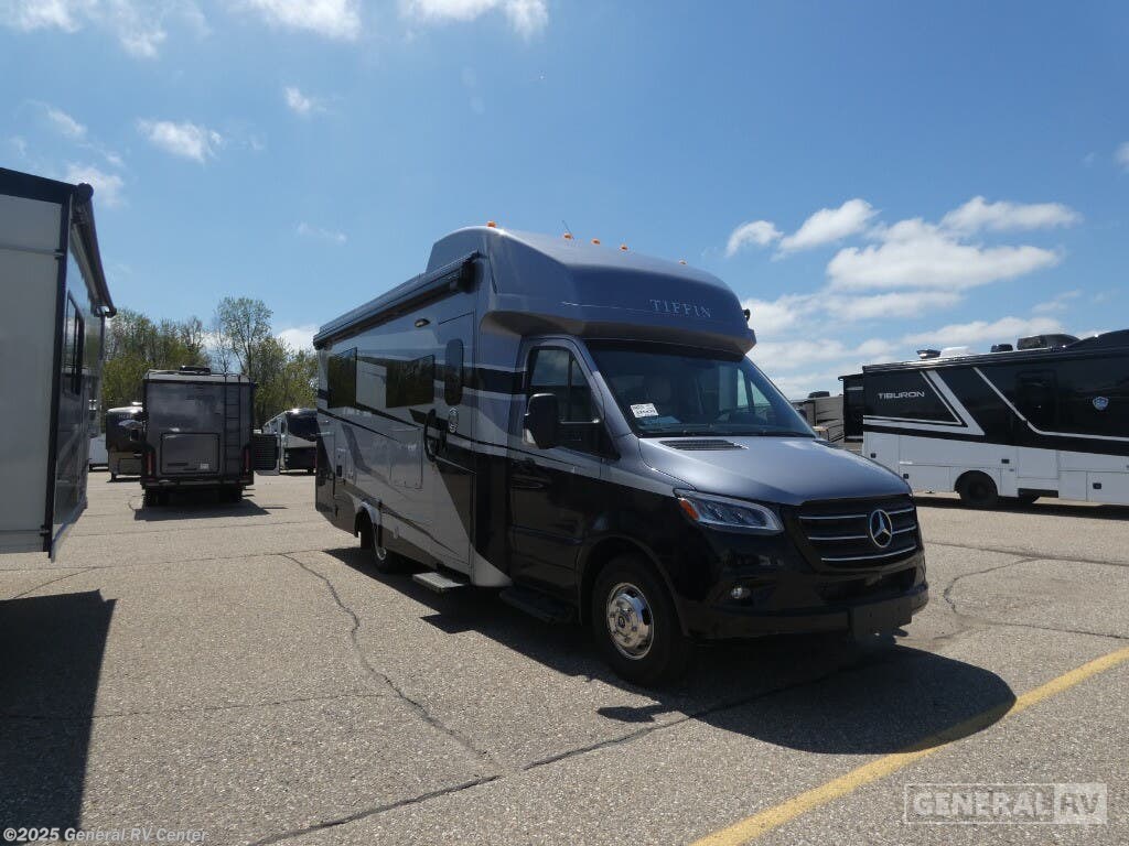 Email now about this 2026 Tiffin Wayfarer 25XLW! New 2026 Tiffin Wayfarer 25XLW available in Birch Run, Michigan