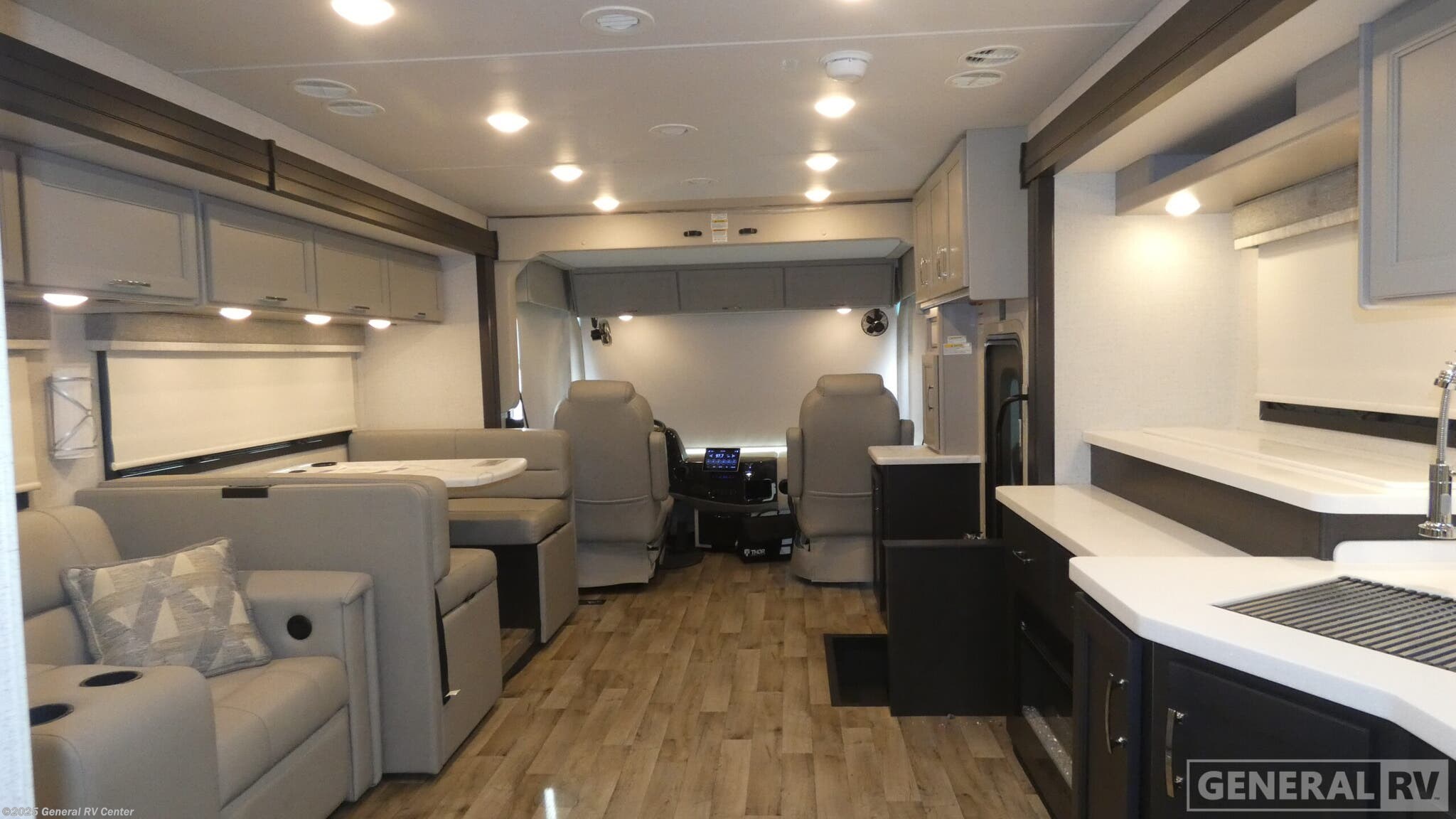 New 2026 Thor Motor Coach Palazzo GT 37.5 available in Birch Run, Michigan