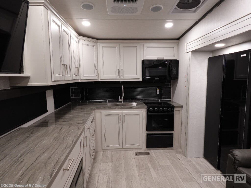 Call now about this 2025 Keystone Cougar 260MLE! 2025 Keystone Cougar 260MLE - New Fifth Wheel For Sale by General RV Center in Birch Run, Michigan