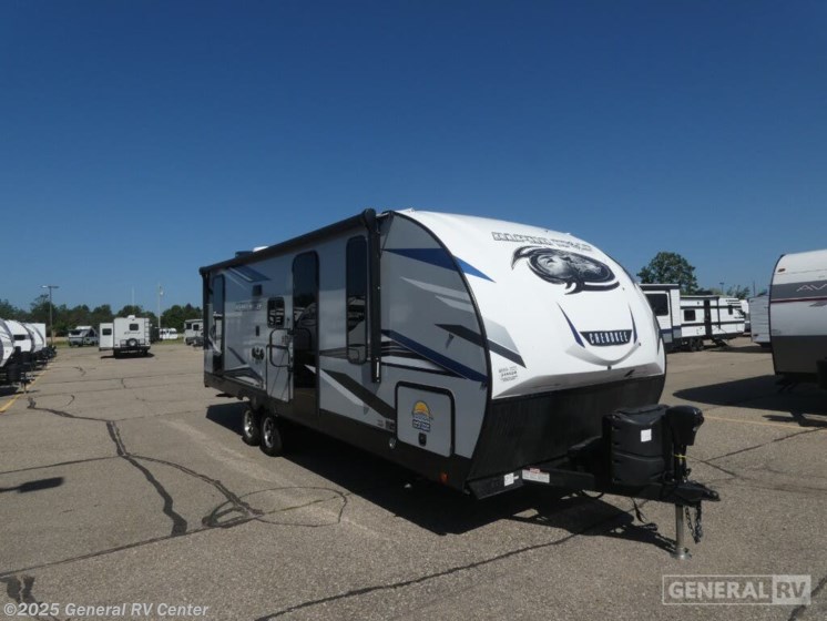 Email now about this 2022 Forest River Cherokee 23DBH-1SL! Used 2022 Forest River Cherokee 23DBH-1SL available in Birch Run, Michigan