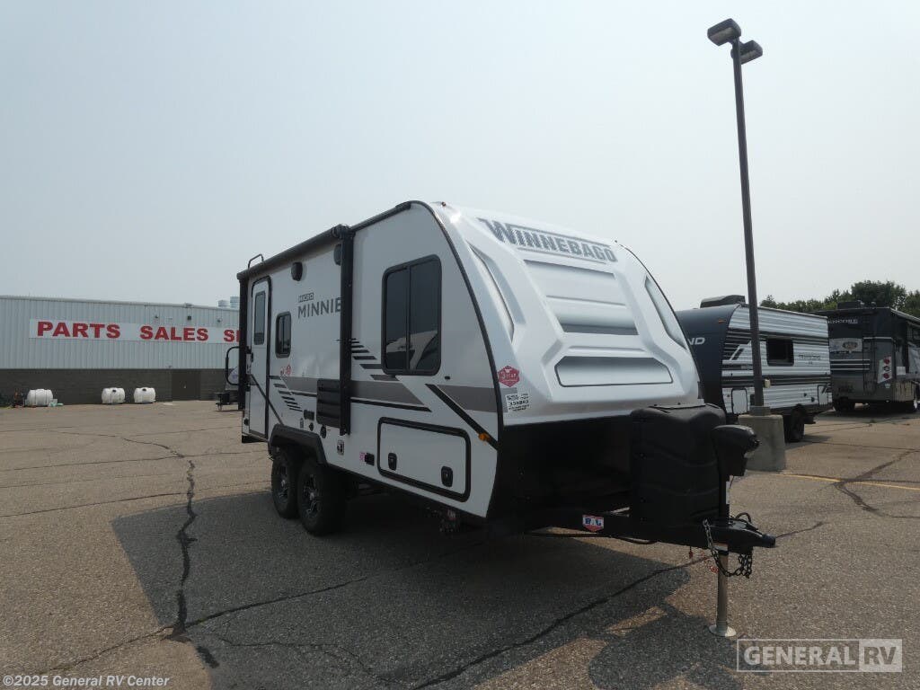 Email now about this 2022 Winnebago Micro Minnie 1808FBS-1SL! Used 2022 Winnebago Micro Minnie 1808FBS-1SL available in Birch Run, Michigan