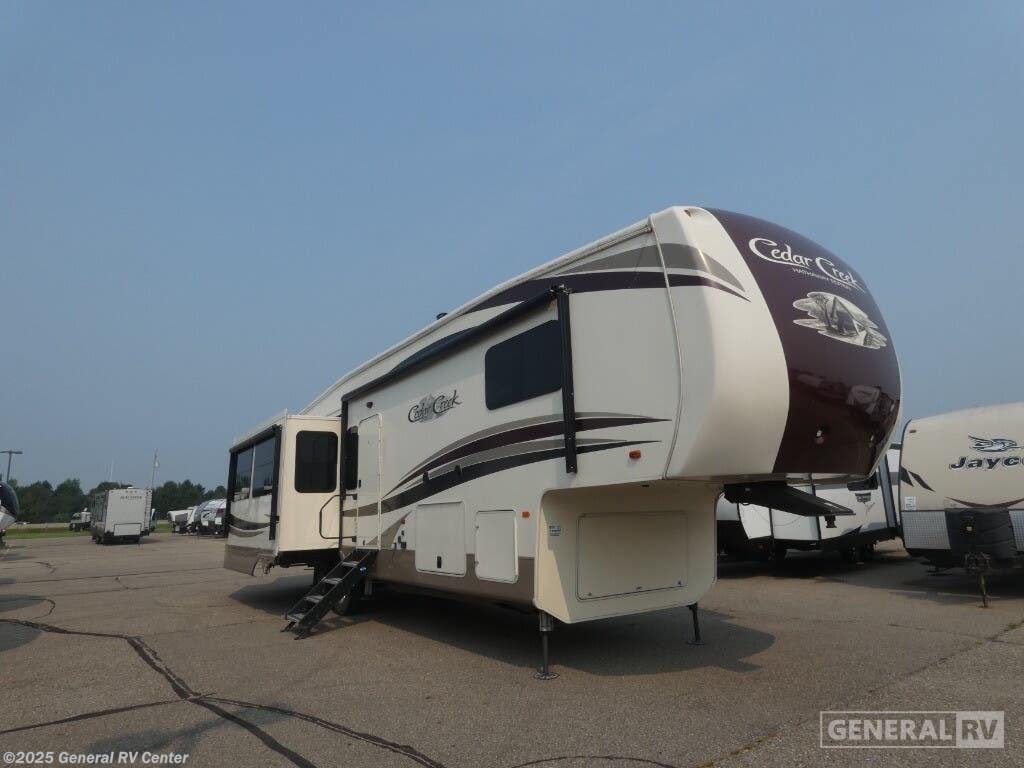 Email now about this 2019 Forest River Cedar Creek 36CK-3SL! Used 2019 Forest River Cedar Creek 36CK-3SL available in Birch Run, Michigan