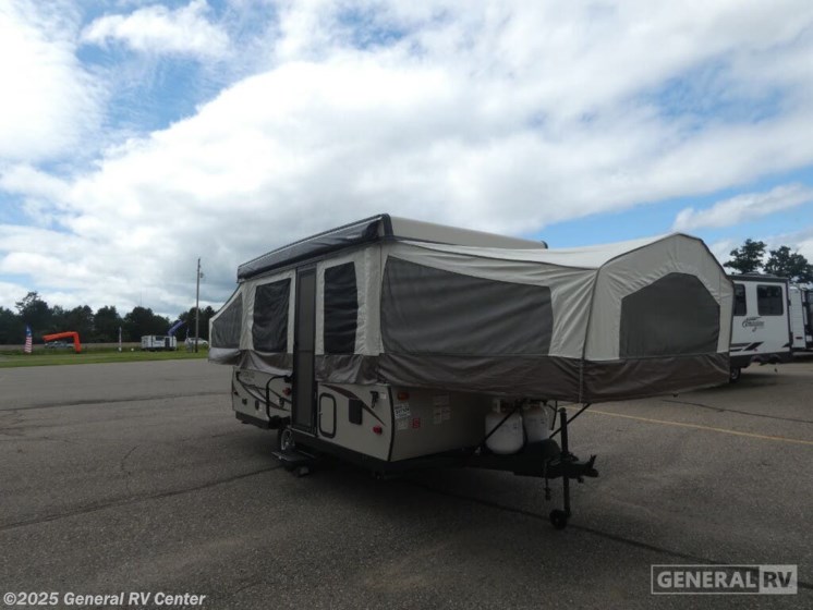 Email now about this 2018 Forest River Rockwood 2318G! Used 2018 Forest River Rockwood 2318G available in Birch Run, Michigan