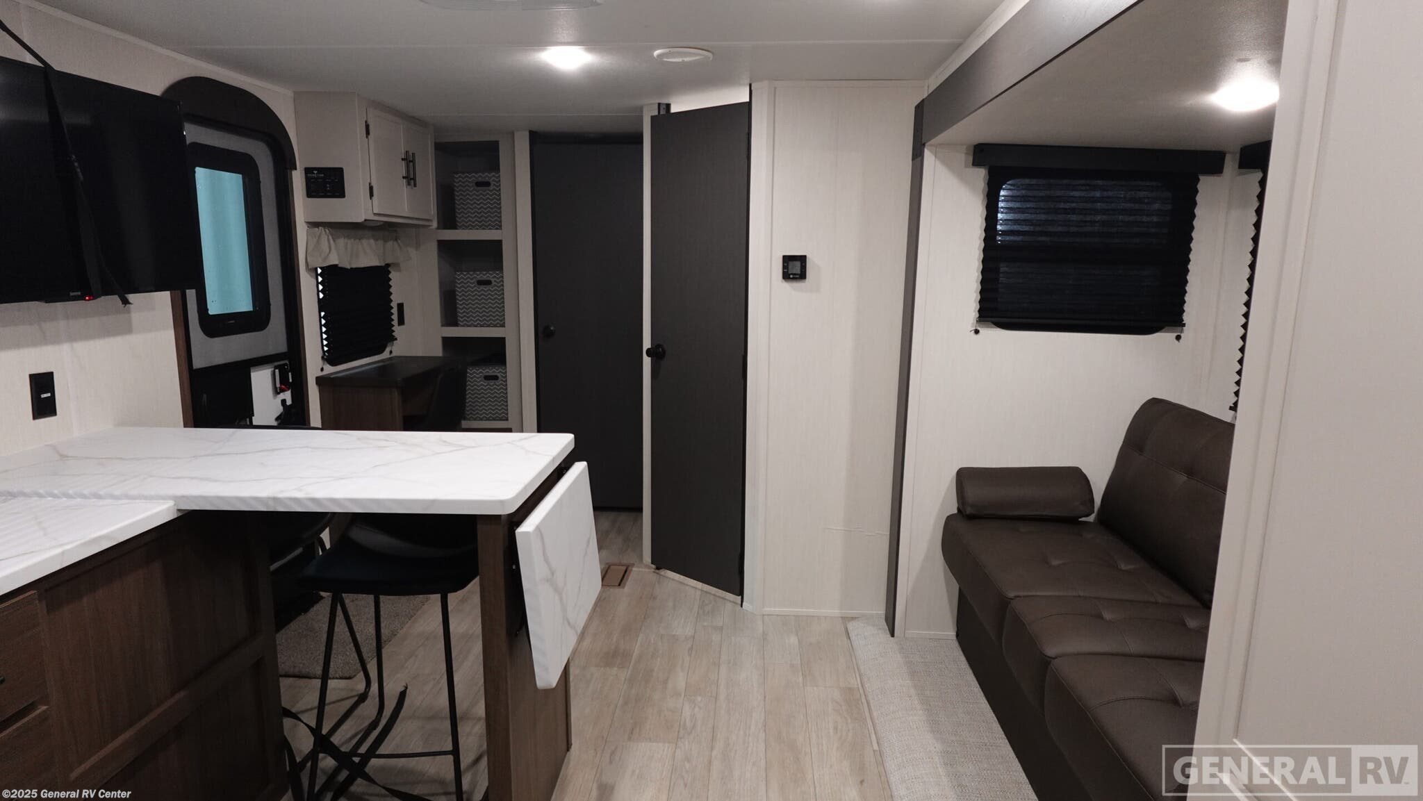 Call now about this 2026 Prime Time Avenger 25MKO! 2026 Prime Time Avenger 25MKO - New Travel Trailer For Sale by General RV Center in Birch Run, Michigan