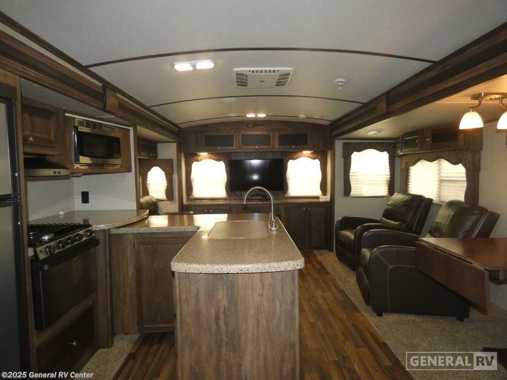 Contact us now about this 2017 Keystone Cougar 33SAB-3SL! 2017 Cougar 33SAB-3SL by Keystone from General RV Center in Birch Run, Michigan