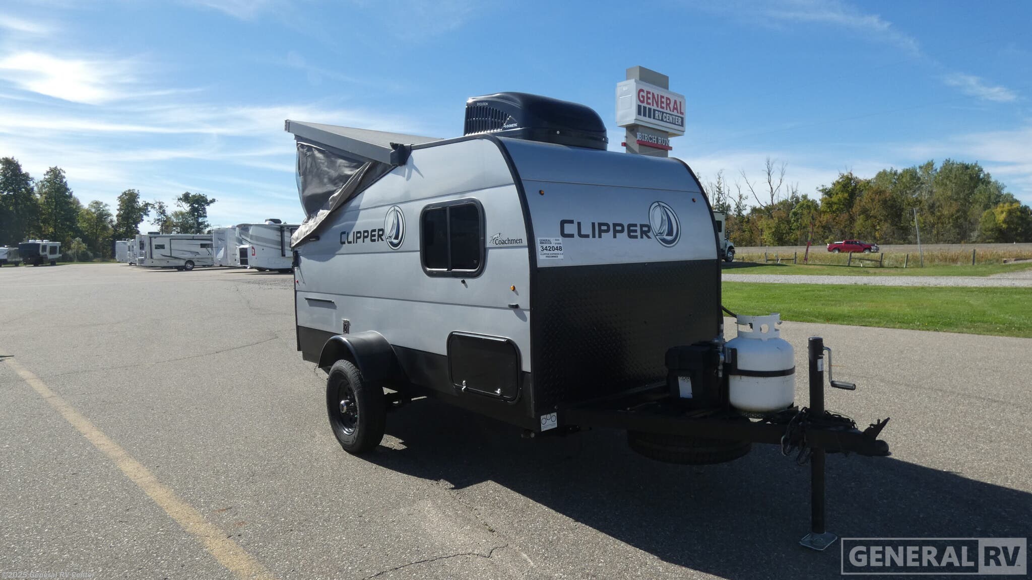 Email now about this 2022 Coachmen Clipper EXPRESS 9.0! Used 2022 Coachmen Clipper EXPRESS 9.0 available in Birch Run, Michigan