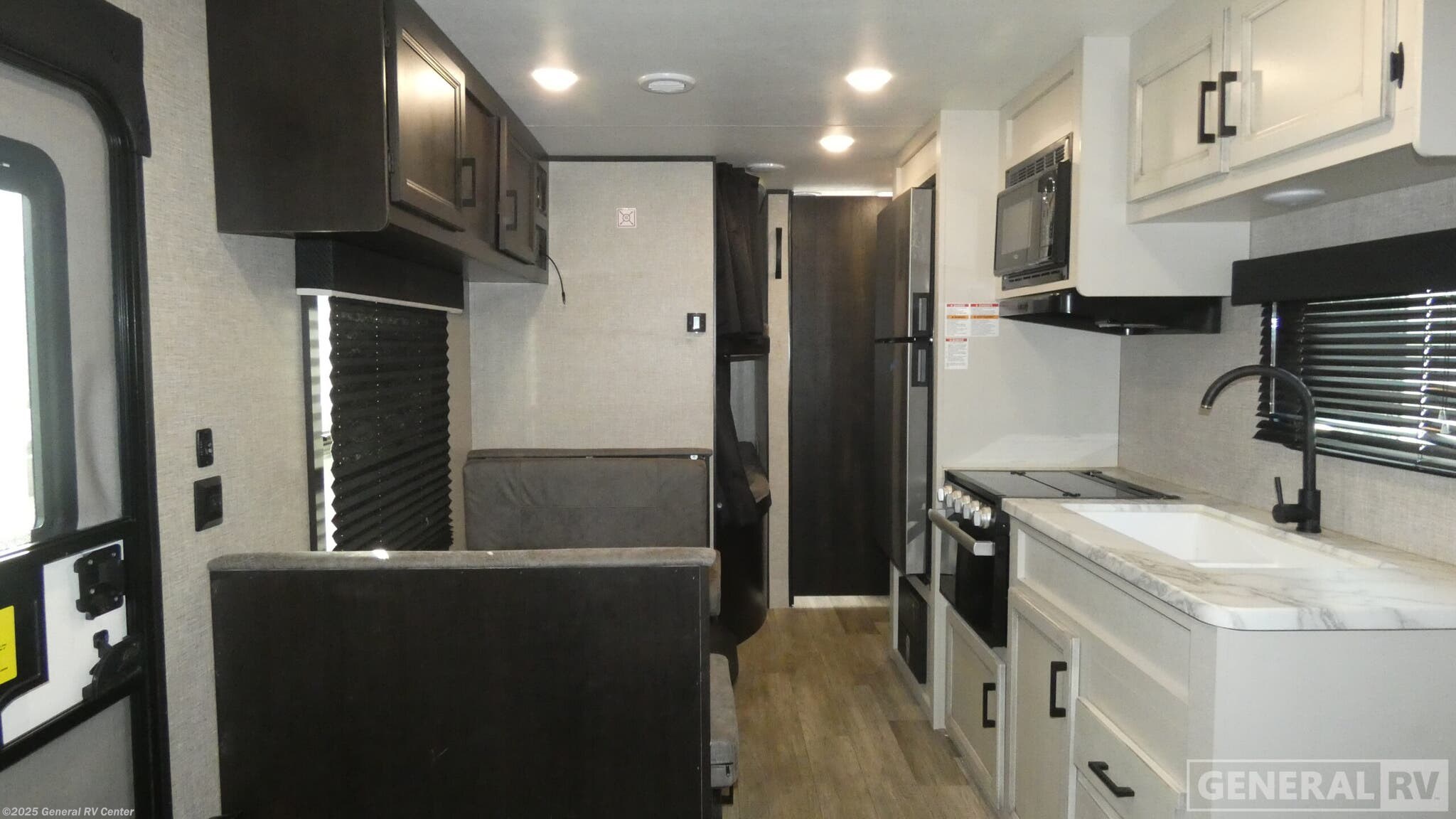 Call now about this 2022 Jayco Jay Flight SLX 8 264BH! 2022 Jayco Jay Flight SLX 8 264BH - Used Travel Trailer For Sale by General RV Center in Birch Run, Michigan