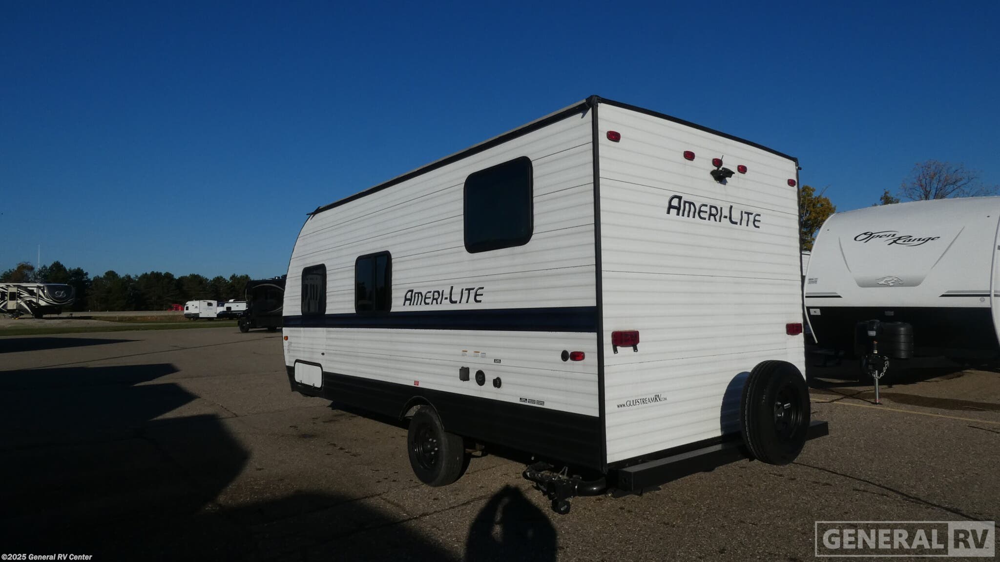 Contact us now about this 2022 Gulf Stream AmeriLite Super Lite 199DD! 2022 AmeriLite Super Lite 199DD by Gulf Stream from General RV Center in Birch Run, Michigan