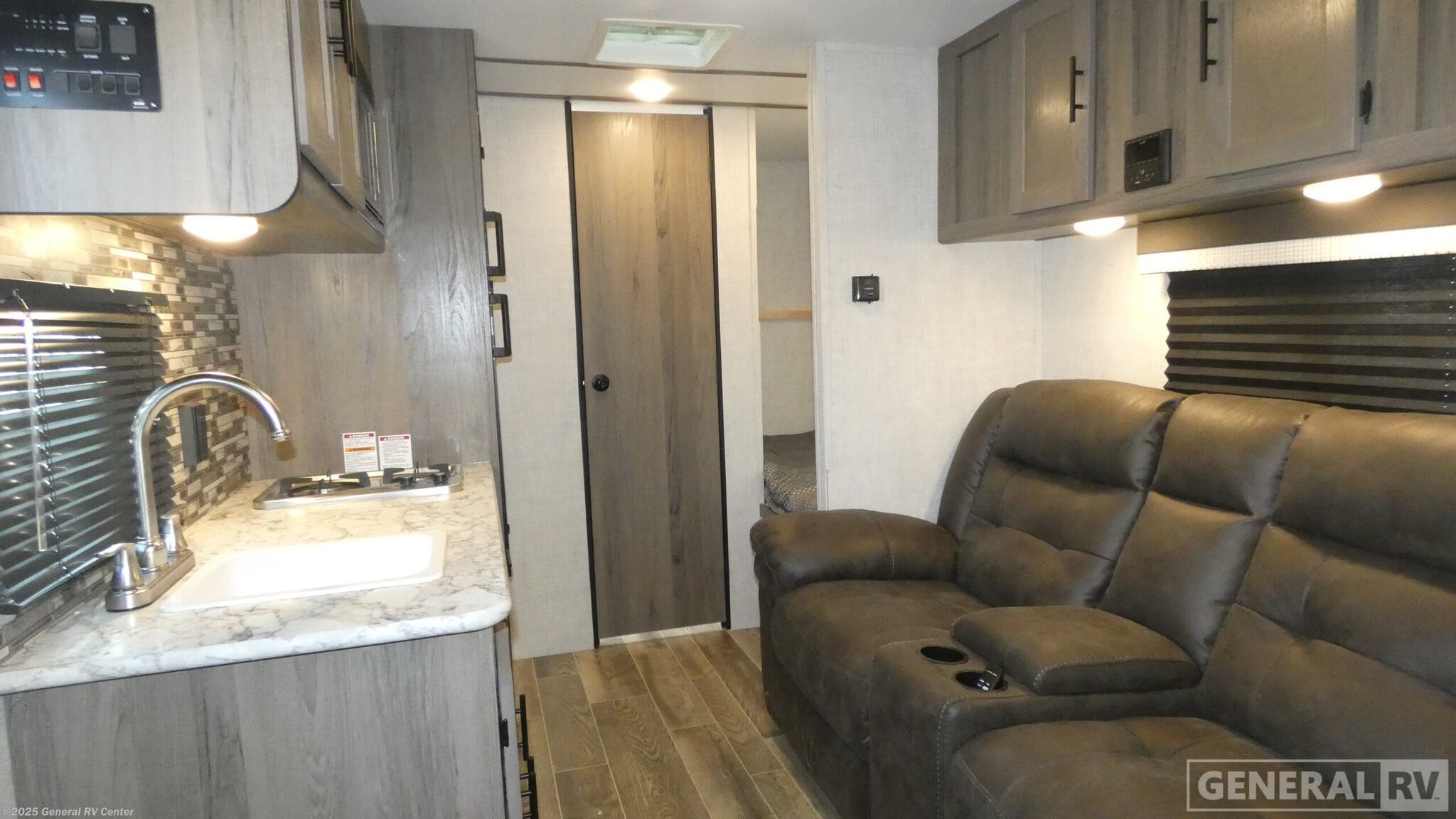 Call now about this 2022 Gulf Stream AmeriLite Super Lite 199DD! 2022 Gulf Stream AmeriLite Super Lite 199DD - Used Travel Trailer For Sale by General RV Center in Birch Run, Michigan