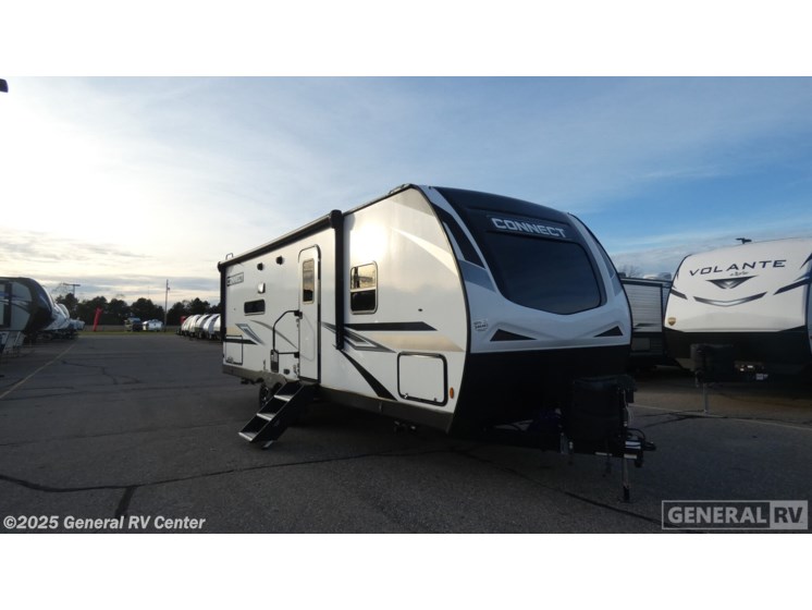 Email now about this 2023 K-Z Connect 241RLK! Used 2023 K-Z Connect 241RLK available in Birch Run, Michigan