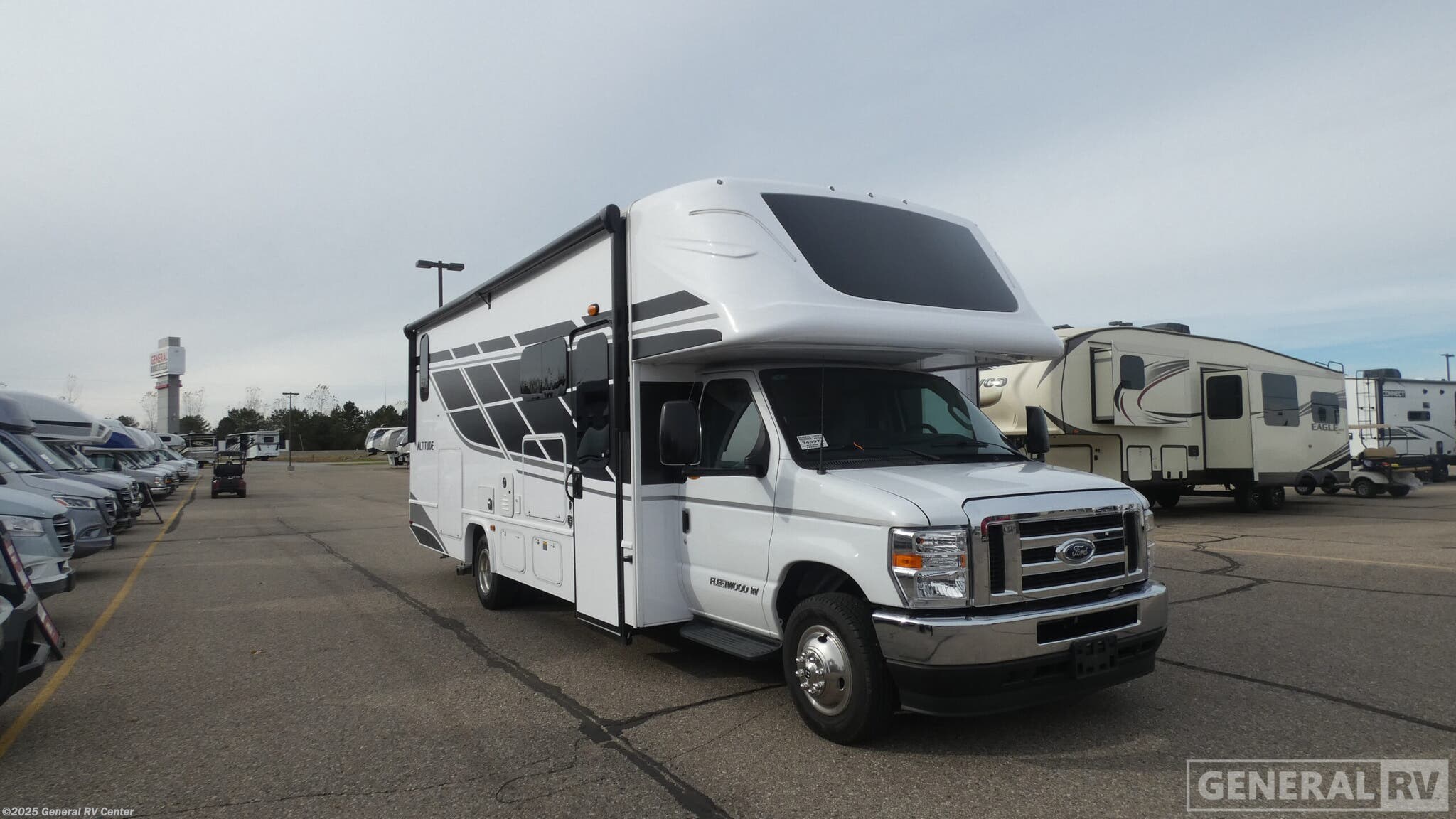 Email now about this 2025 Fleetwood Altitude 27U! Used 2025 Fleetwood Altitude 27U available in Birch Run, Michigan