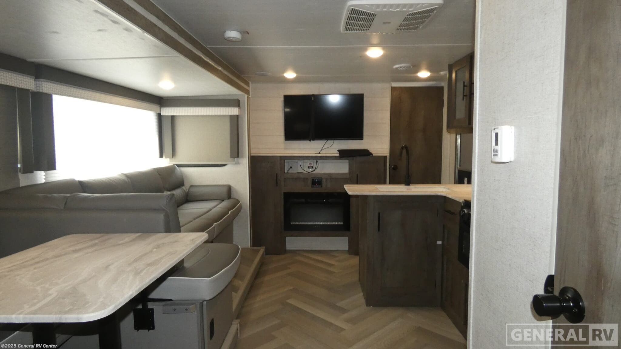 Used 2021 Forest River Wildwood 28VBXL-1SL available in Birch Run, Michigan
