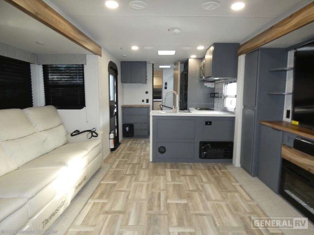 New 2025 Prime Time LaCrosse 3450FB available in Birch Run, Michigan