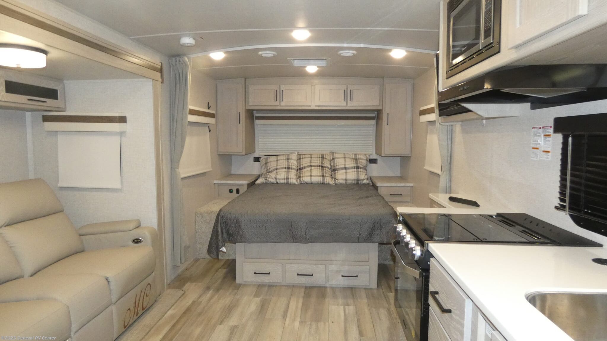 Used 2023 Forest River Rockwood Mini Lite 2205S available in Birch Run, Michigan