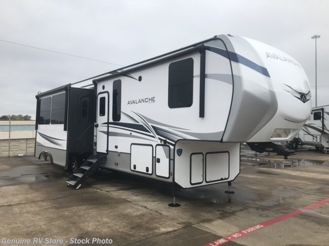 2023 Keystone Avalanche 390DS 2023 Keystone Avalanche 390DS