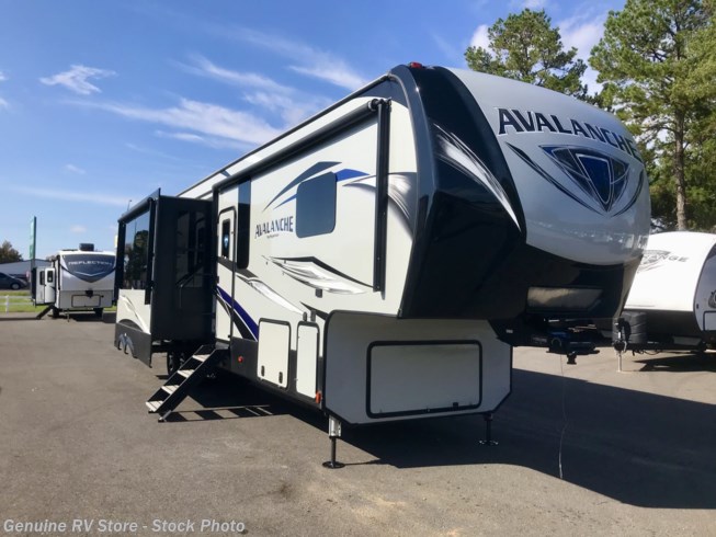 2019 Keystone Avalanche 396BH 2019 Keystone Avalanche 396BH