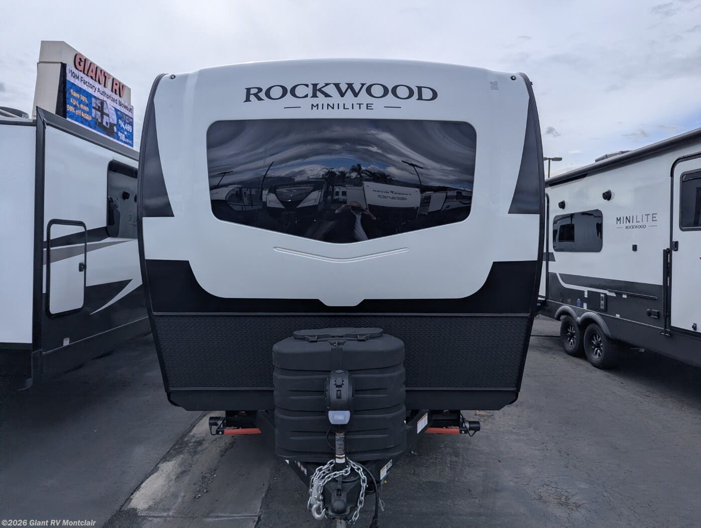 Contact us now about this 2026 Forest River Rockwood Mini Lite 2520BH! 2026 Rockwood Mini Lite 2520BH by Forest River from Giant RV in Montclair, California