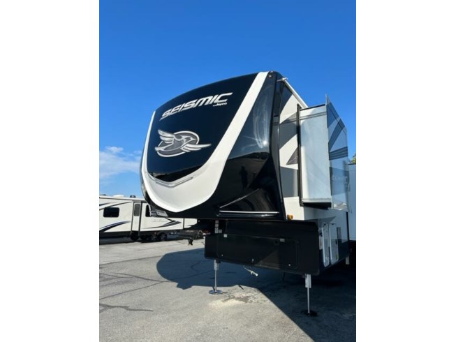2024 Seismic 359 by Jayco from Delmarva RV Center in Milford, Delaware