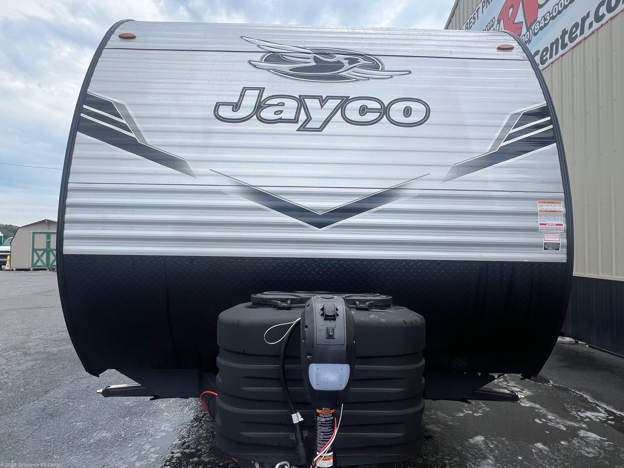 Call now about this 2026 Jayco Jay Flight SLX 260BH! 2026 Jayco Jay Flight SLX 260BH - New Travel Trailer For Sale by Delmarva RV Center in Milford, Delaware features Refrigerator, Surround Sound System, Oven, Spare Tire Kit, Auxiliary Battery