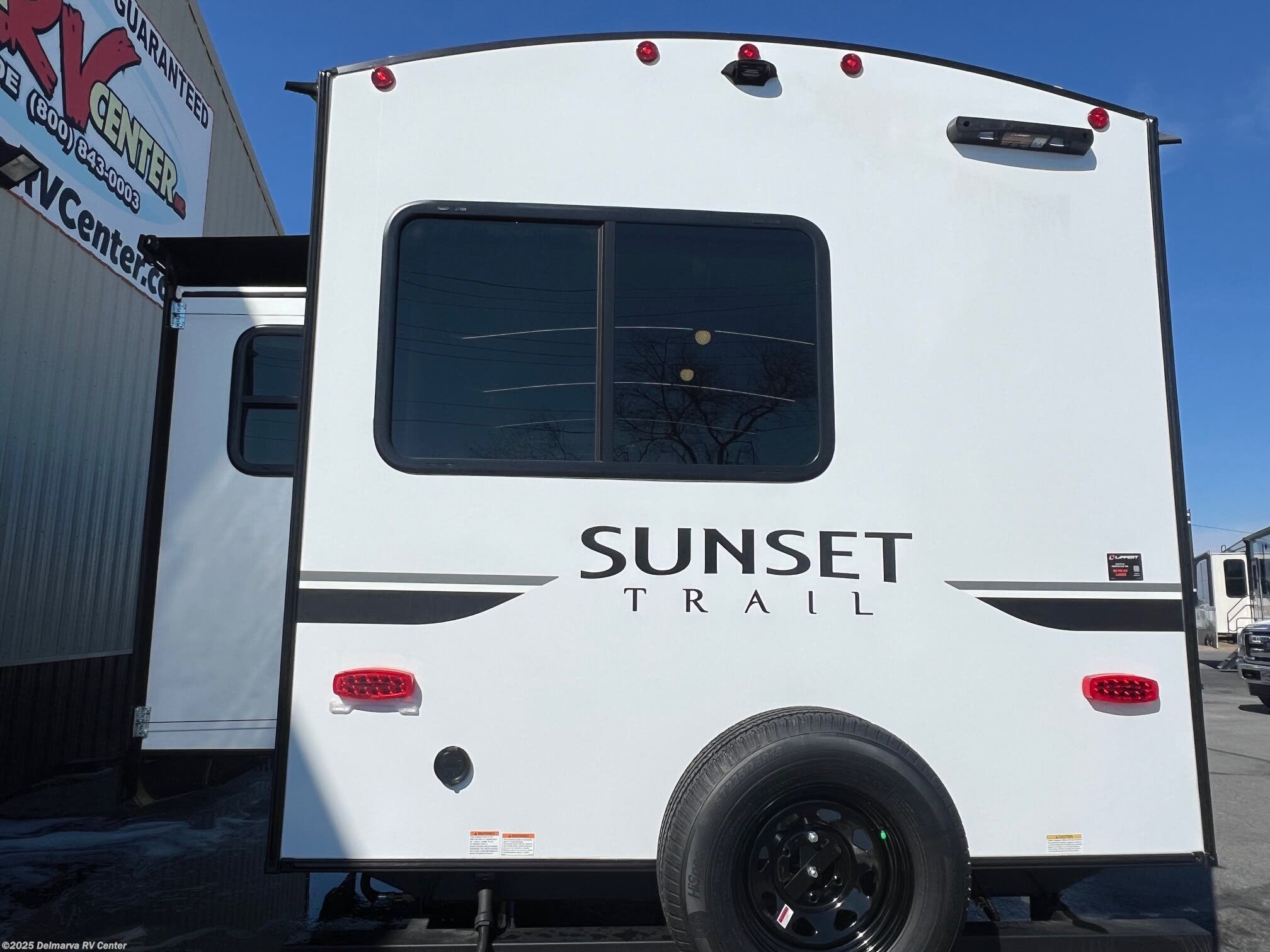 Call now about this 2025 CrossRoads Sunset Trail 285CK! 2025 CrossRoads Sunset Trail 285CK - New Travel Trailer For Sale by Delmarva RV Center (Milford North) in Milford North, Delaware