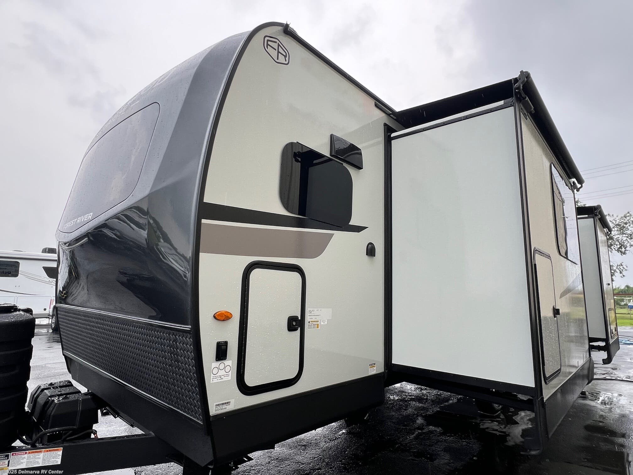 Contact us now about this 2026 Forest River Rockwood Ultra Lite 2619FK! 2026 Rockwood Ultra Lite 2619FK by Forest River from Delmarva RV Center in Milford, Delaware