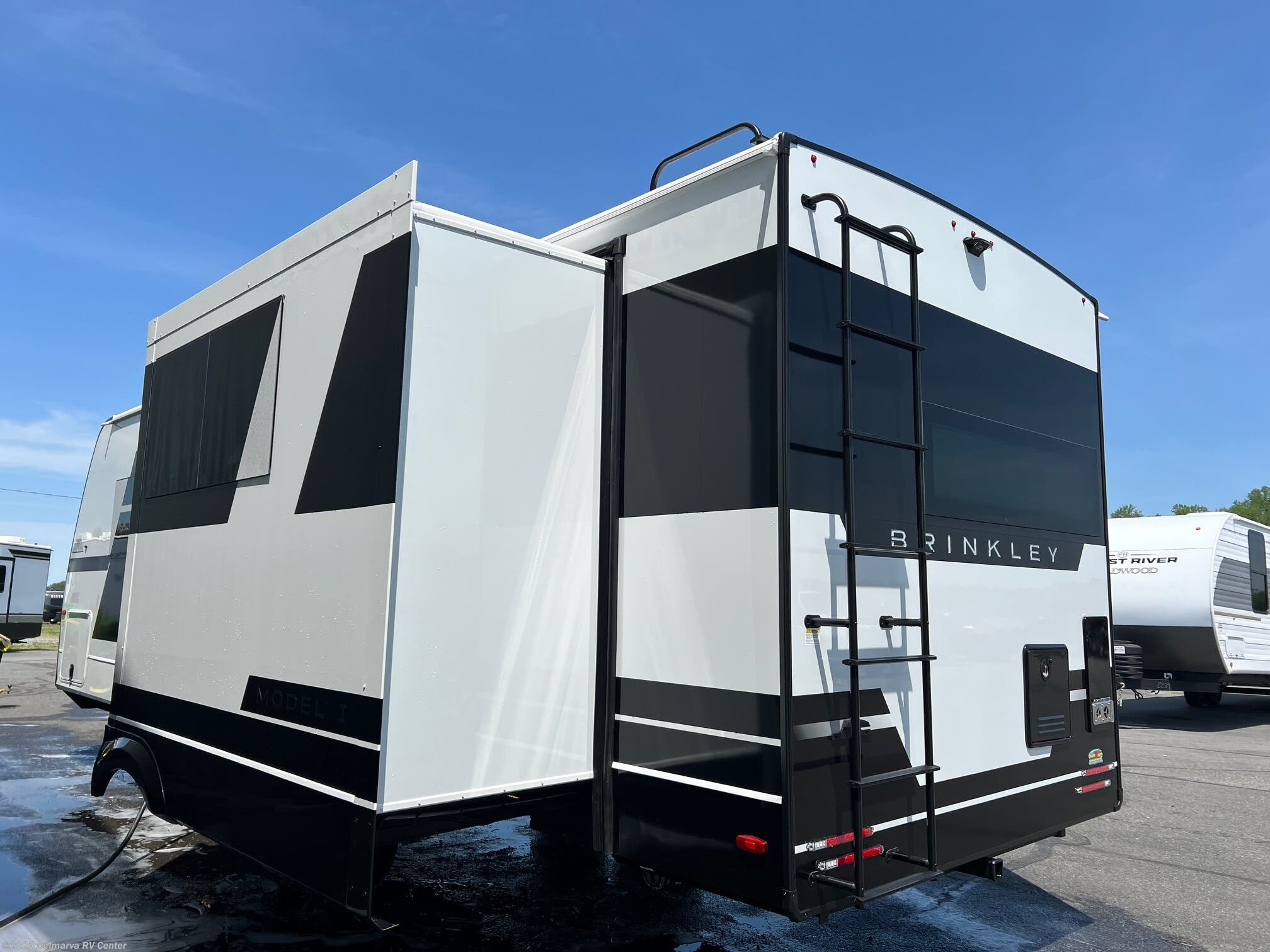 Contact us now about this 2026 Brinkley RV Model I 275! 2026 Model I 275 by Brinkley RV from Delmarva RV Center in Milford, Delaware