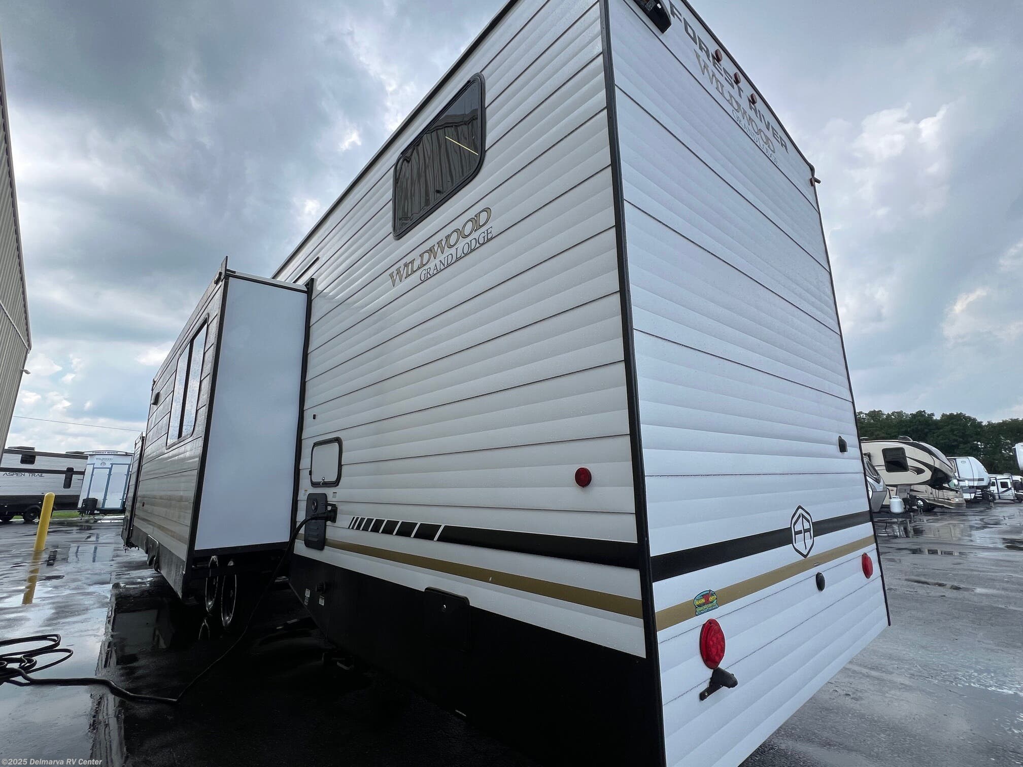 Contact us now about this 2026 Forest River Wildwood Grand Lodge 42ICE! 2026 Wildwood Grand Lodge 42ICE by Forest River from Delmarva RV Center in Milford, Delaware