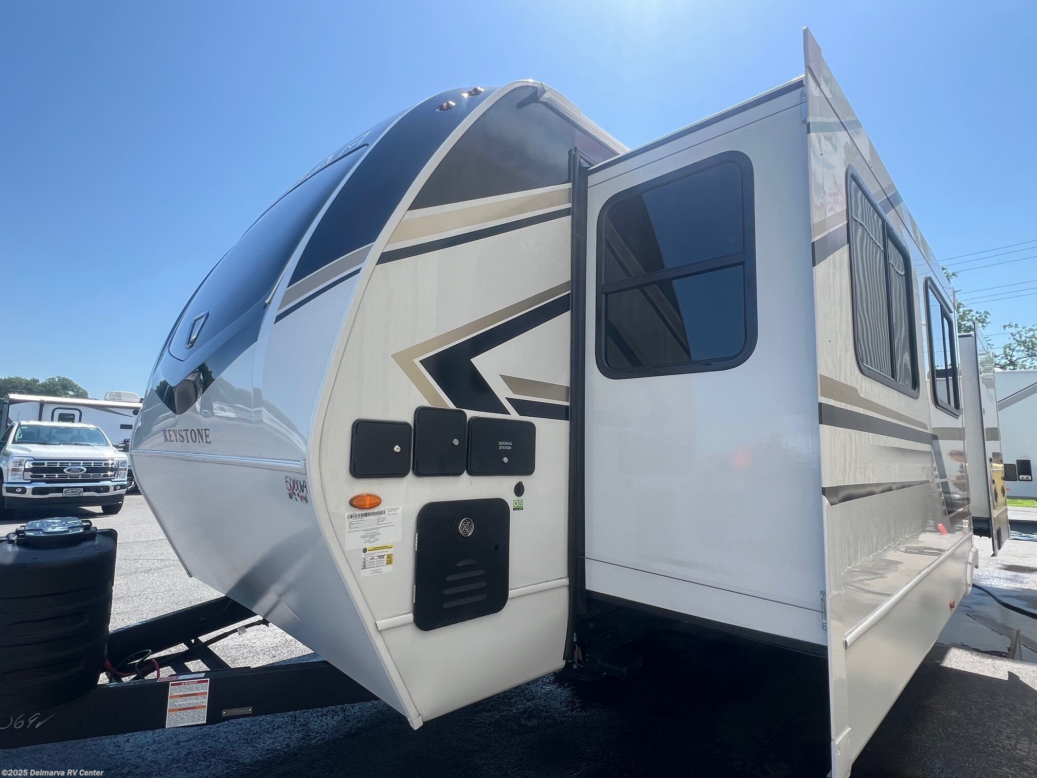 Contact us now about this 2026 Keystone Cougar Half-Ton East 25FKD! 2026 Cougar Half-Ton East 25FKD by Keystone from Delmarva RV Center (Milford North) in Milford North, Delaware