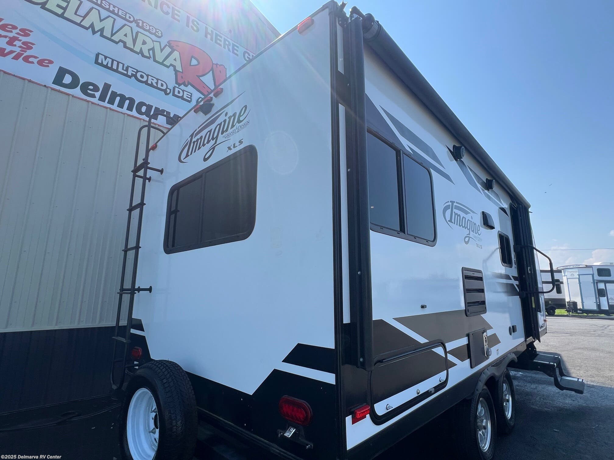 Contact us now about this 2019 Grand Design Imagine XLS 19RLE! 2019 Imagine XLS 19RLE by Grand Design from Delmarva RV Center (Milford North) in Milford North, Delaware
