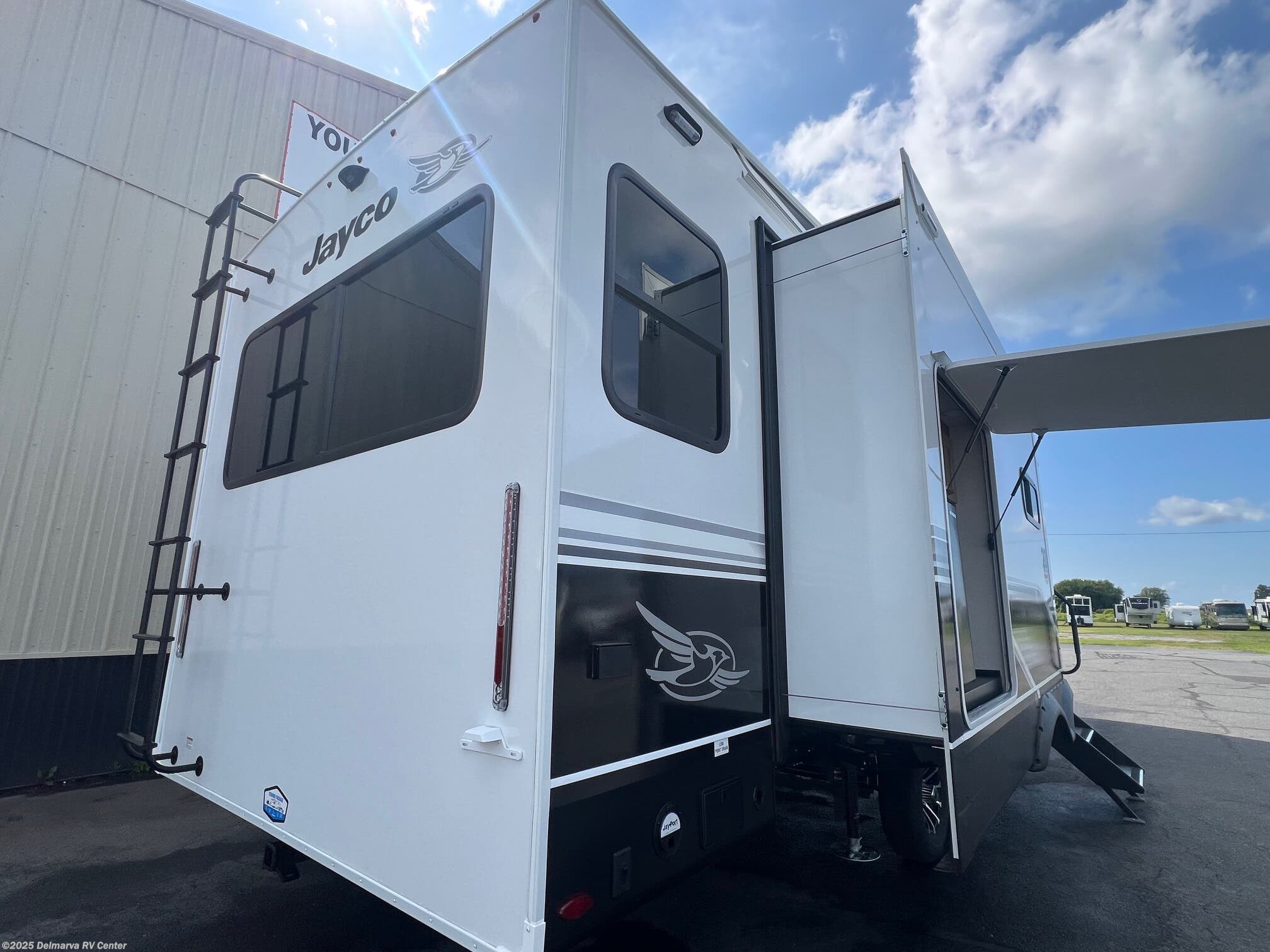 Contact us now about this 2026 Jayco Eagle HT 28CRT! 2026 Eagle HT 28CRT by Jayco from Delmarva RV Center in Milford, Delaware