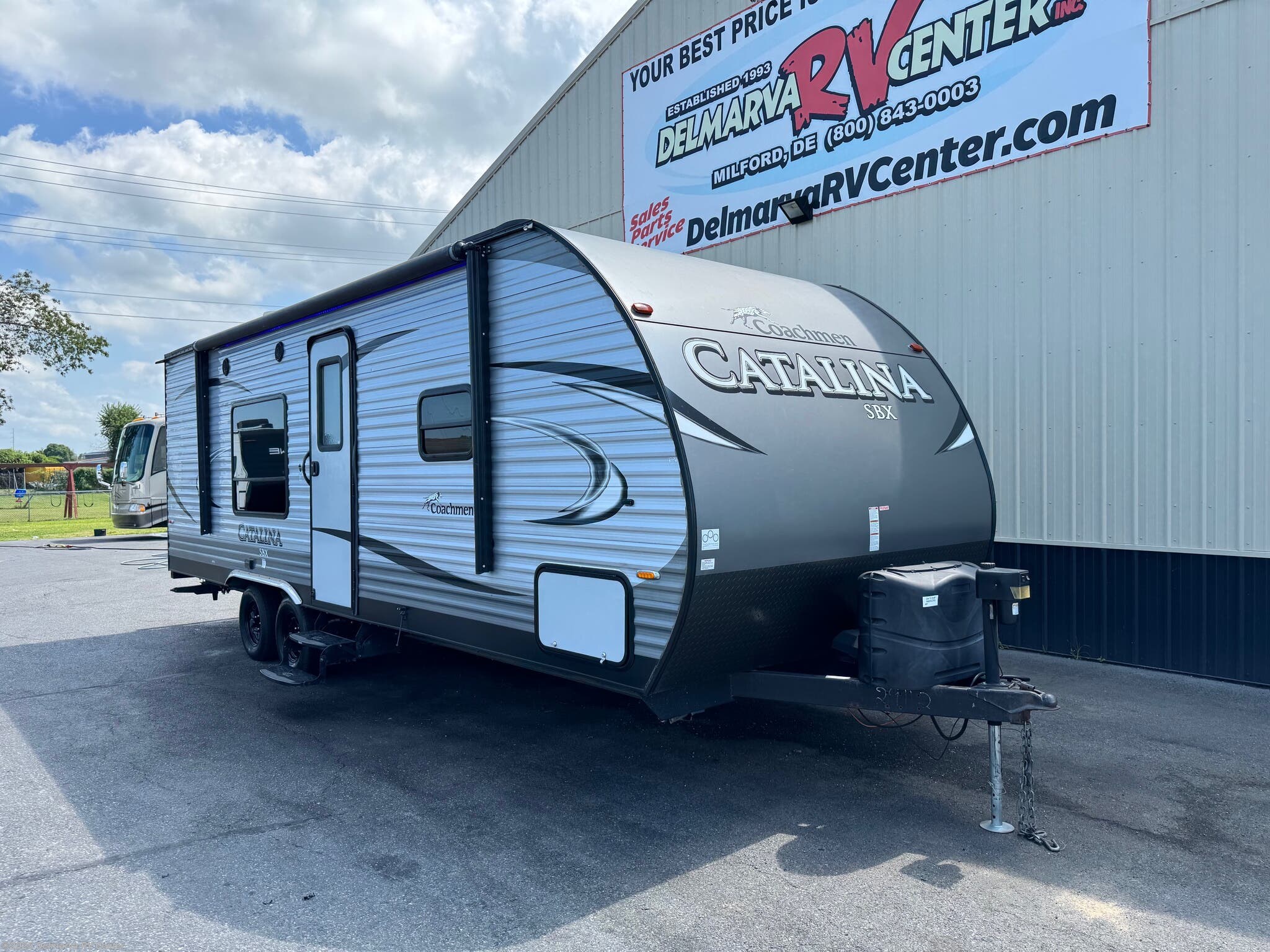 Contact us now about this 2018 Coachmen Catalina SBX 231RB! 2018 Catalina SBX 231RB by Coachmen from Delmarva RV Center in Milford, Delaware