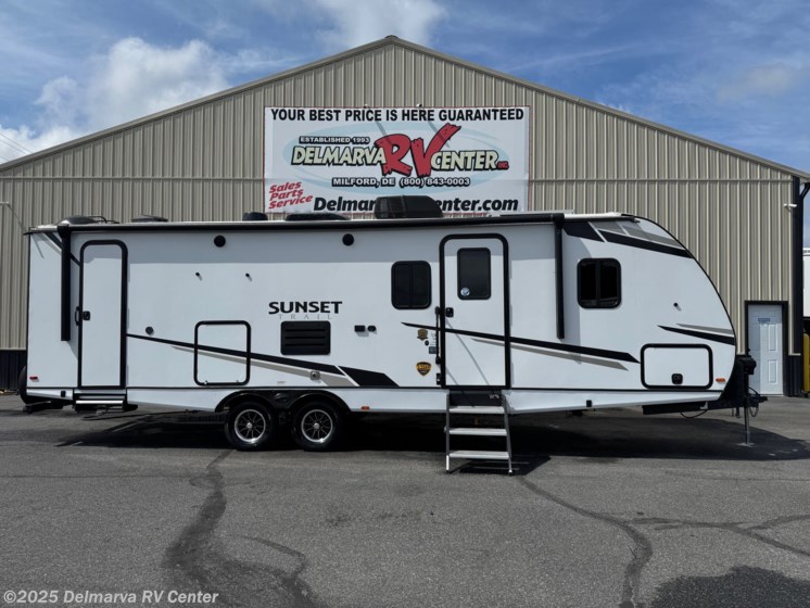 Email now about this 2022 CrossRoads Sunset Trail Super Lite SS272BH! Used 2022 CrossRoads Sunset Trail Super Lite SS272BH available in Milford North, Delaware