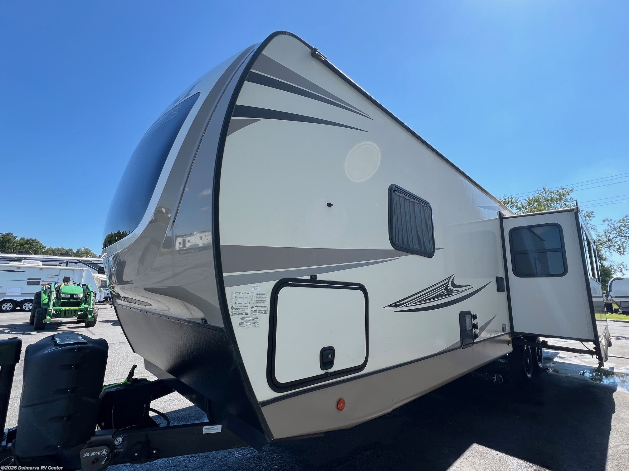 Contact us now about this 2021 Forest River Salem Hemisphere 273RL! 2021 Salem Hemisphere 273RL by Forest River from Delmarva RV Center (Milford North) in Milford North, Delaware