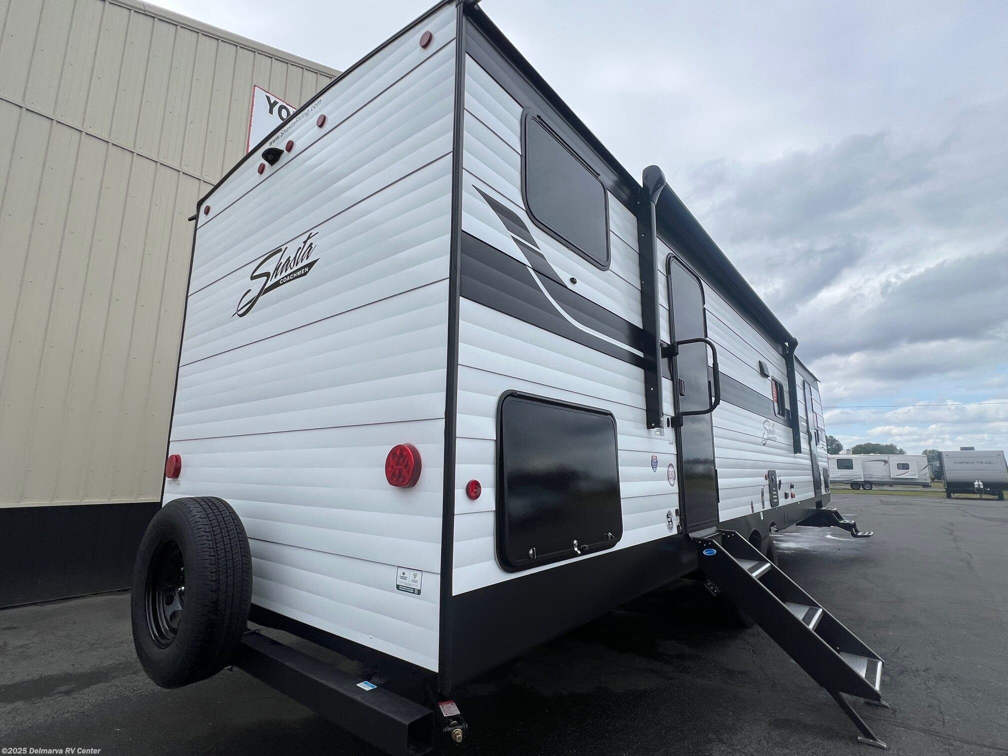 Contact us now about this 2026 Coachmen Shasta 533BH! 2026 Shasta 533BH by Coachmen from Delmarva RV Center (Milford North) in Milford North, Delaware