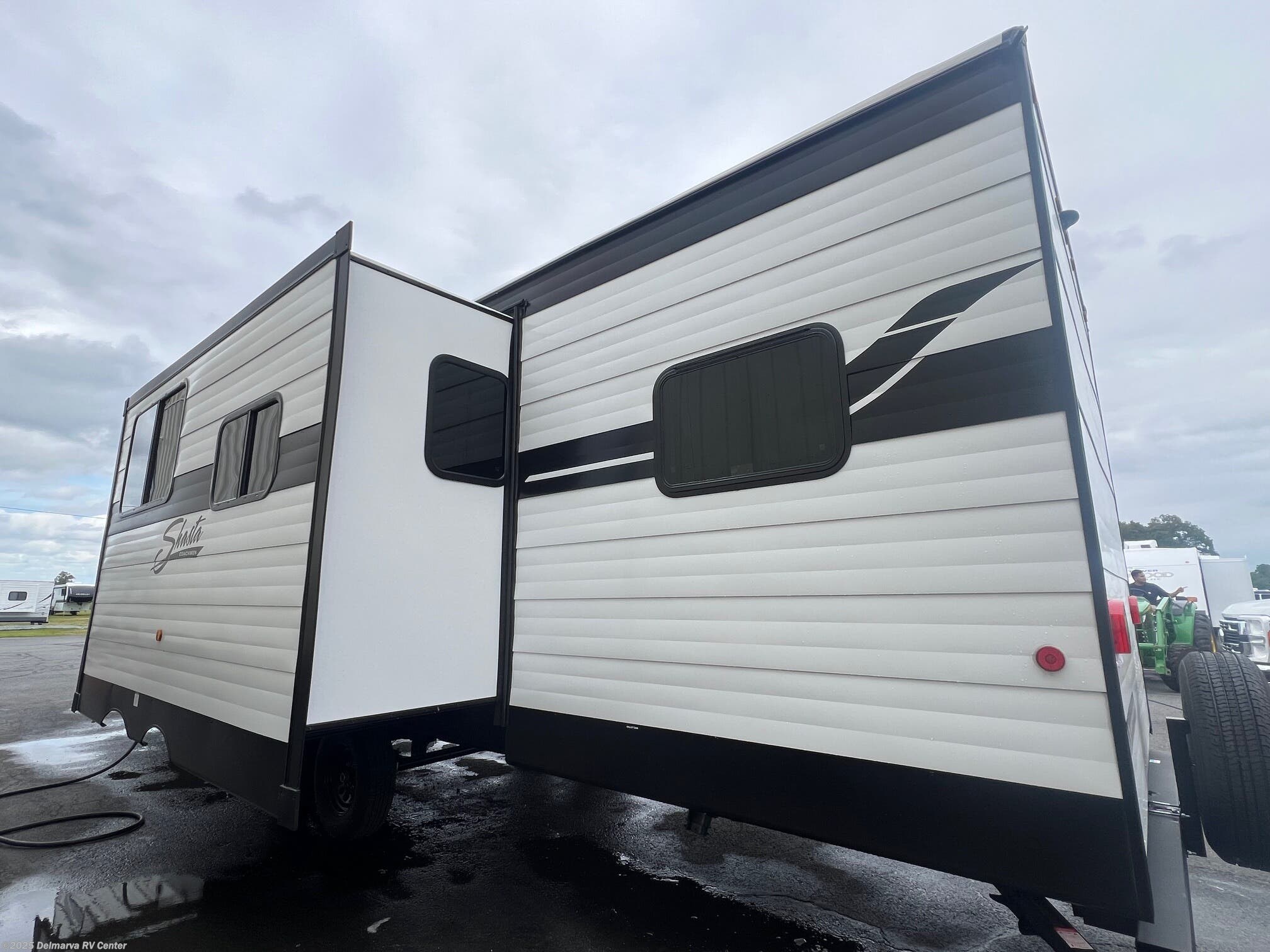 Call now about this 2026 Coachmen Shasta 533BH! 2026 Coachmen Shasta 533BH - New Travel Trailer For Sale by Delmarva RV Center (Milford North) in Milford North, Delaware