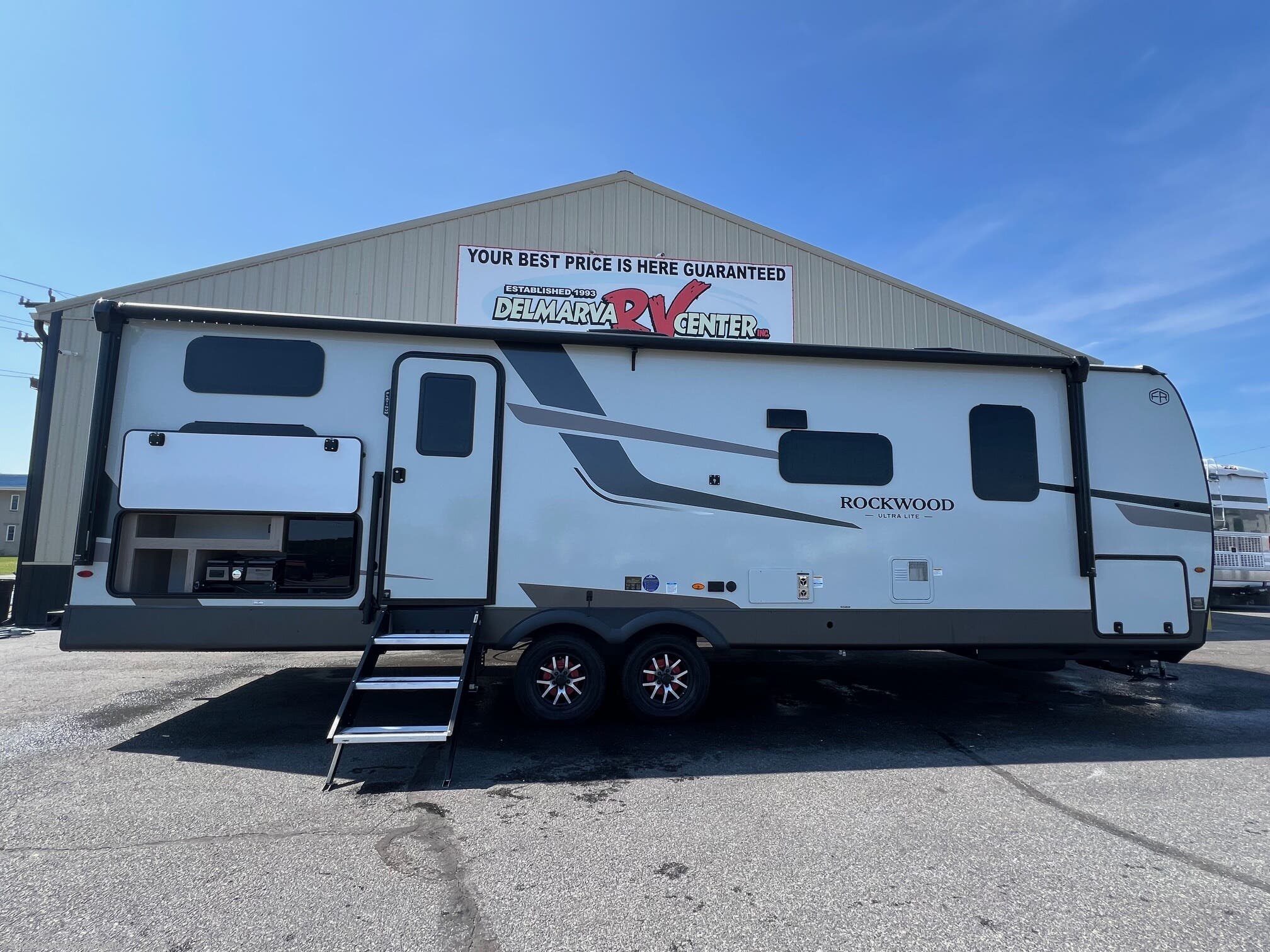 Email now about this 2026 Forest River Rockwood Ultra Lite 2706BH! New 2026 Forest River Rockwood Ultra Lite 2706BH available in Milford North, Delaware
