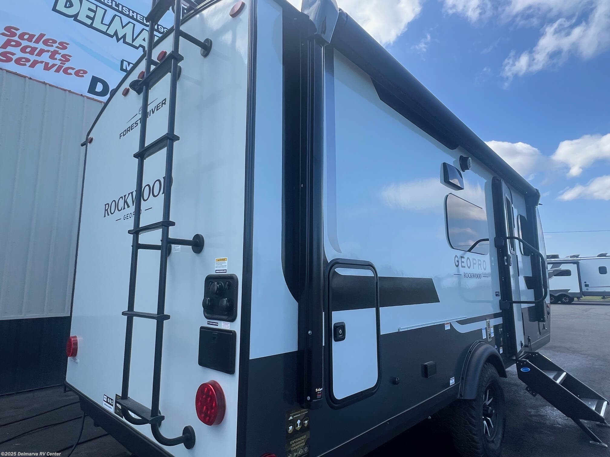 Call now about this 2026 Forest River Rockwood Geo Pro G20FBS! 2026 Forest River Rockwood Geo Pro G20FBS - New Travel Trailer For Sale by Delmarva RV Center in Milford, Delaware features Ladder, Stabilizer Jacks, Inverter, Power Awning, Black Tank Flush