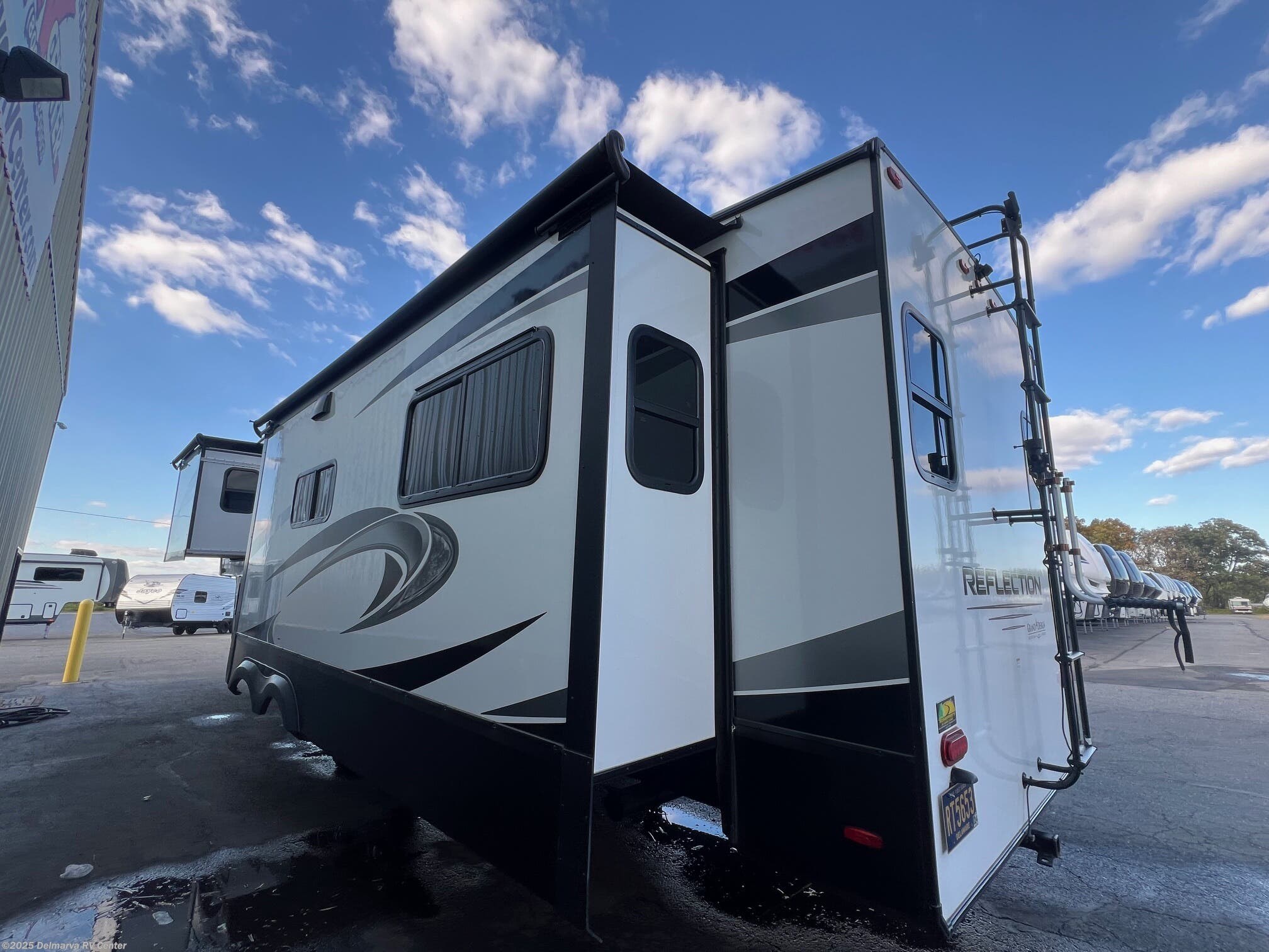 Contact us now about this 2022 Grand Design Reflection 341RDS! 2022 Reflection 341RDS by Grand Design from Delmarva RV Center in Milford, Delaware
