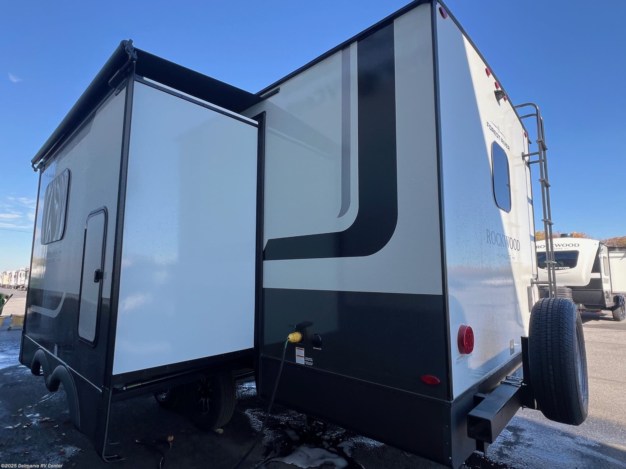 Contact us now about this 2026 Forest River Rockwood Mini Lite 2511S! 2026 Rockwood Mini Lite 2511S by Forest River from Delmarva RV Center in Milford, Delaware