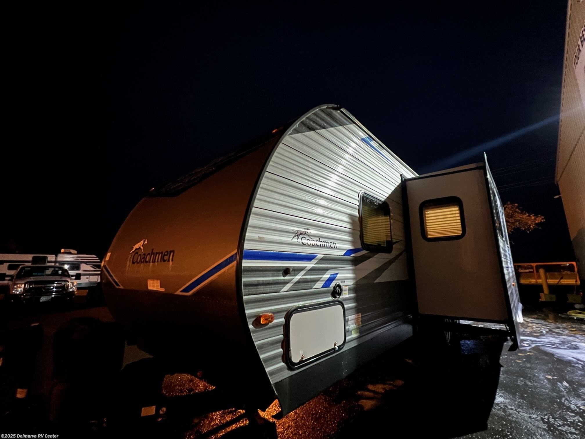 Contact us now about this 2021 Coachmen Catalina Legacy Edition 263BHSCK! 2021 Catalina Legacy Edition 263BHSCK by Coachmen from Delmarva RV Center (Milford North) in Milford North, Delaware