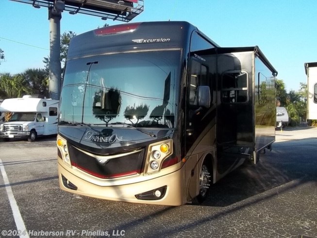 2016 Fleetwood Excursion 35B - Used Class A For Sale by Harberson RV - Pinellas, LLC in Clearwater, Florida
