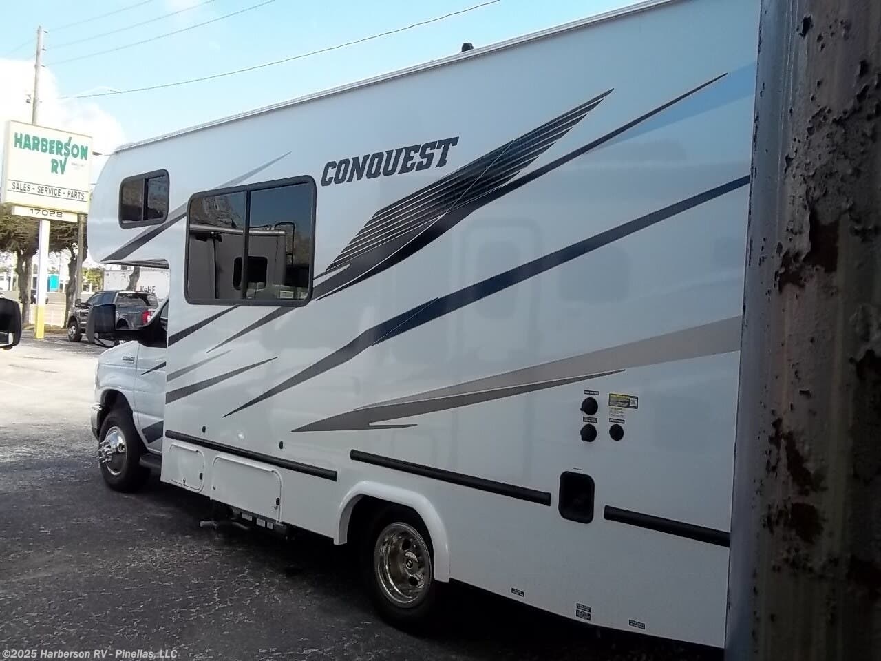 Contact us now about this 2025 Gulf Stream Conquest 6237! 2025 Conquest 6237 by Gulf Stream from Harberson RV - Pinellas, LLC in Clearwater, Florida