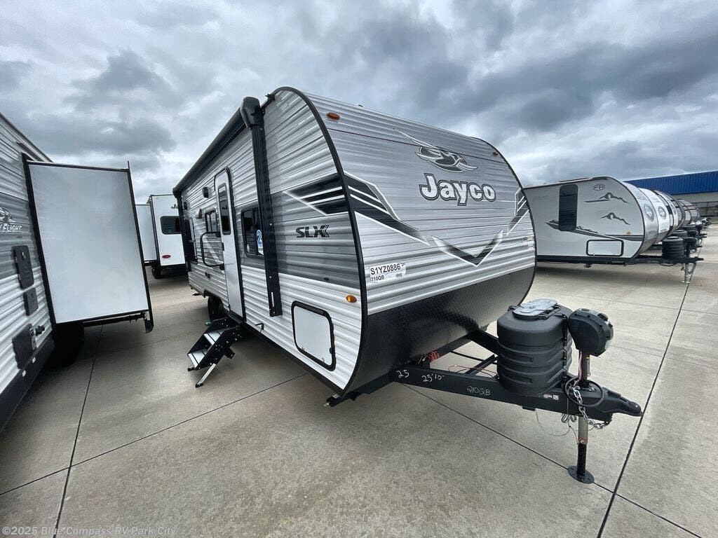 Email now about this 2025 Jayco Jay Flight SLX 210QB! New 2025 Jayco Jay Flight SLX 210QB available in Park City, Kansas
