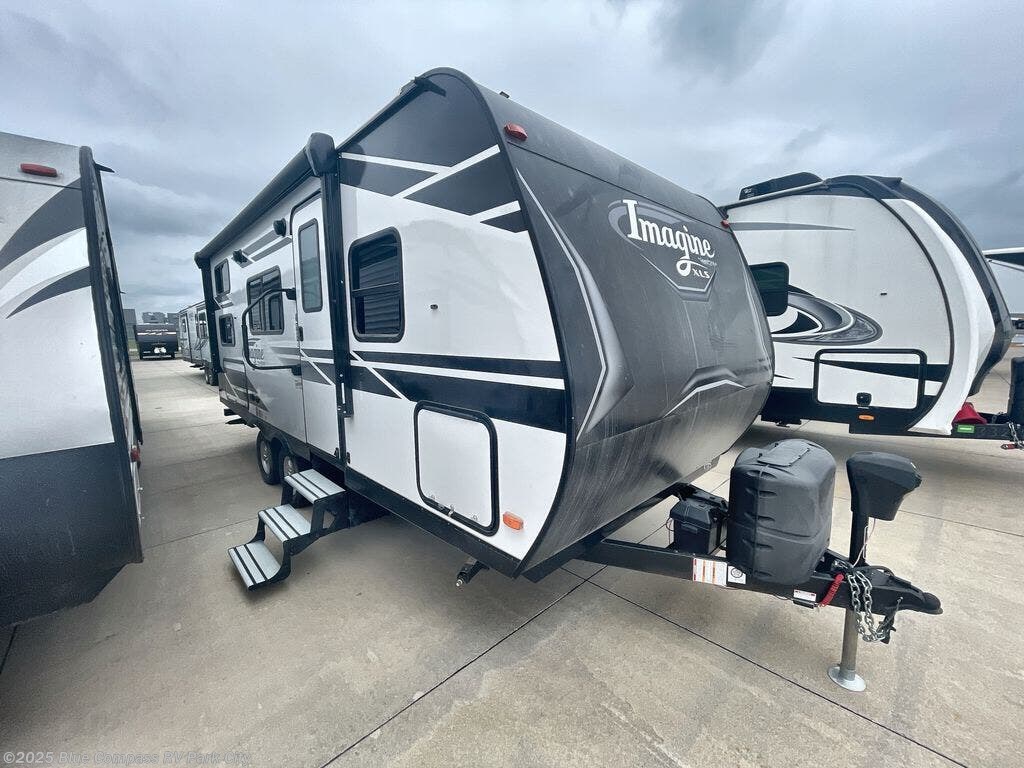 Contact us now about this 2020 Grand Design Imagine XLS 21BHE! 2020 Imagine XLS 21BHE by Grand Design from Blue Compass RV Park City in Park City, Kansas