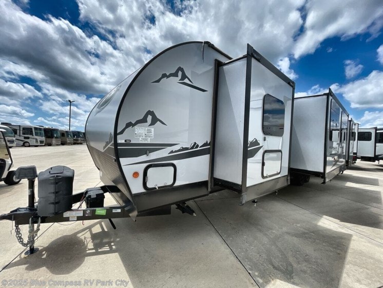 Email now about this 2022 Forest River Cherokee Grey Wolf Black Label Wolf Pup Black Label M-324tsbl! Used 2022 Forest River Cherokee Grey Wolf Black Label Wolf Pup Black Label M-324tsbl available in Park City, Kansas