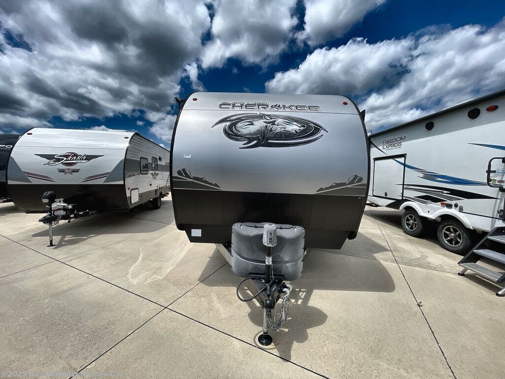 Call now about this 2022 Forest River Cherokee Grey Wolf Black Label Wolf Pup Black Label M-324tsbl! 2022 Forest River Cherokee Grey Wolf Black Label Wolf Pup Black Label M-324tsbl - Used Travel Trailer For Sale by Blue Compass RV Park City in Park City, Kansas
